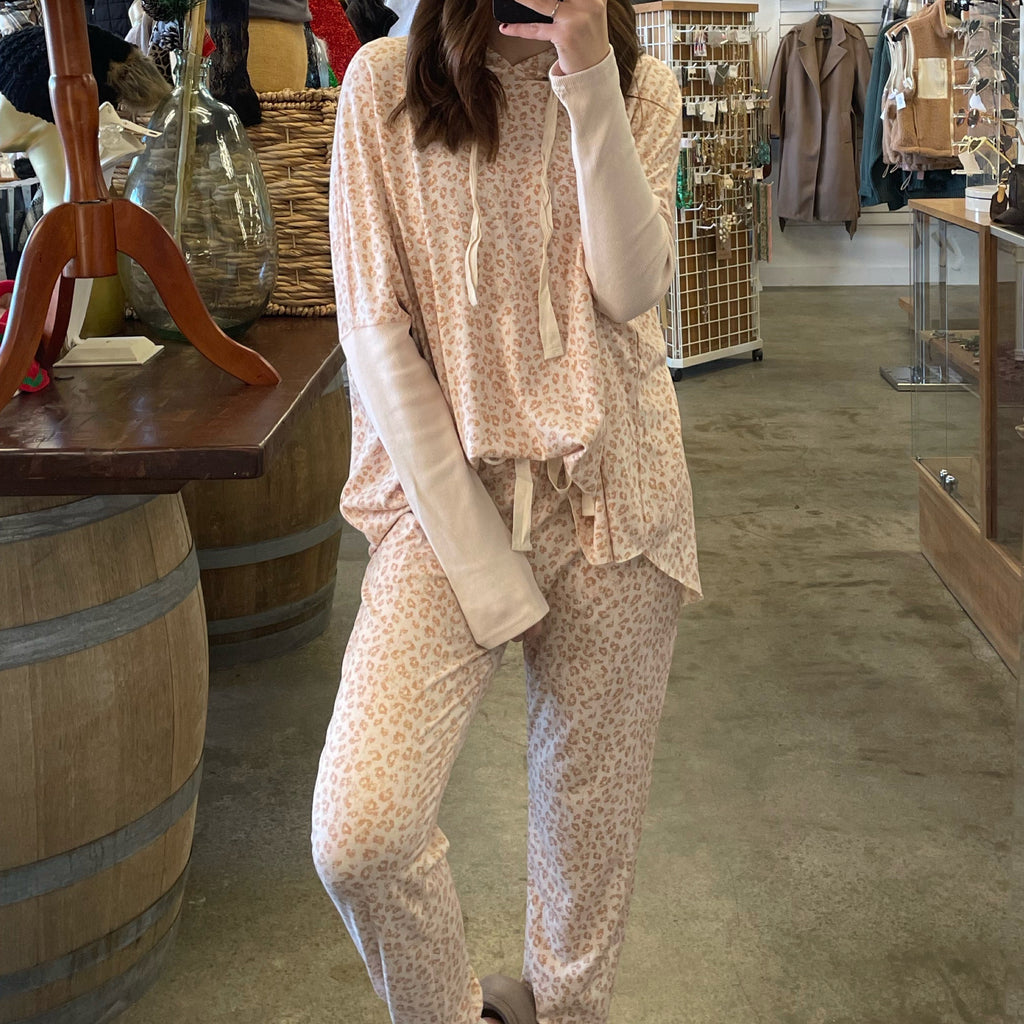 Cute & Cozy Leopard Print Set