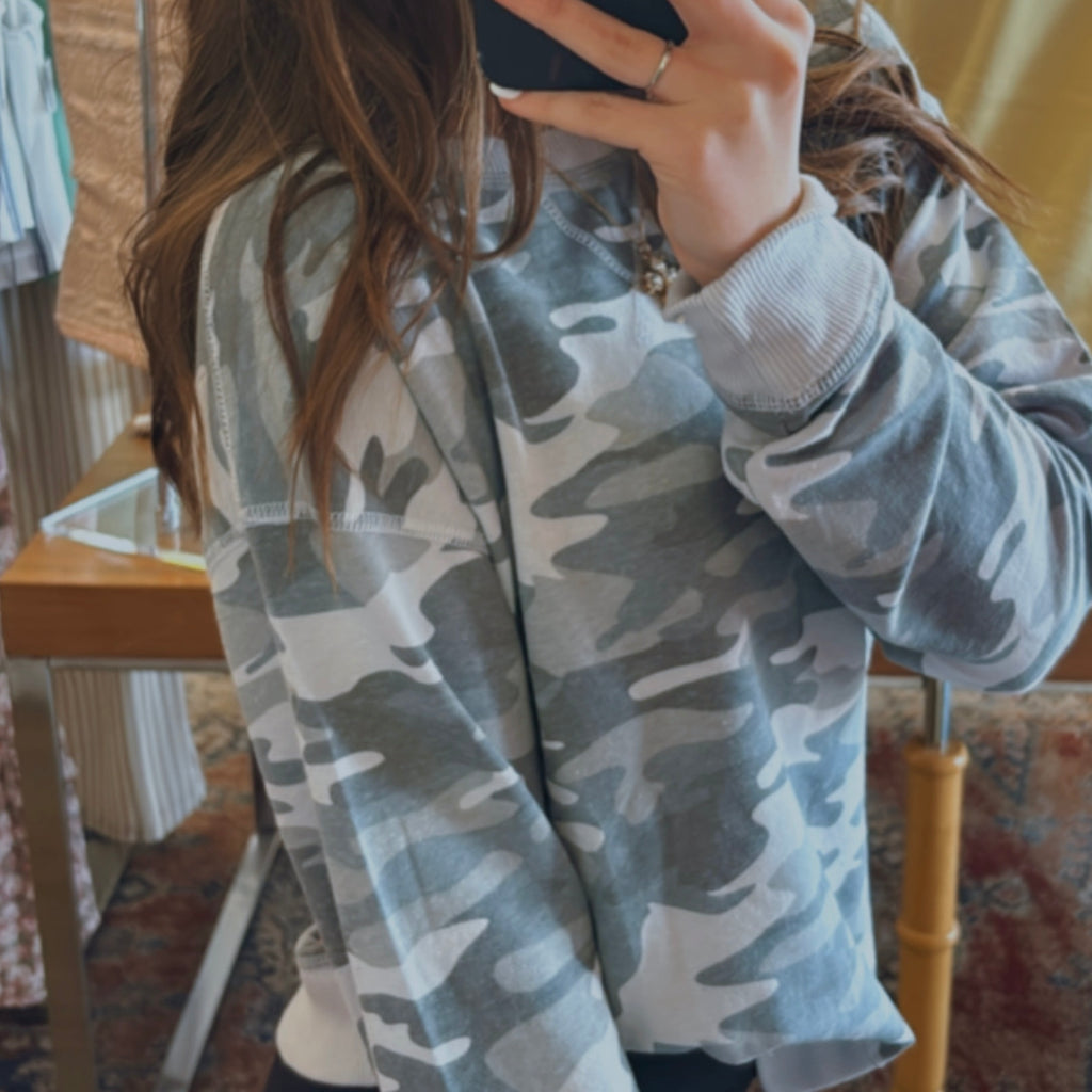 Camo Crewneck Light Weight Sweatshirt