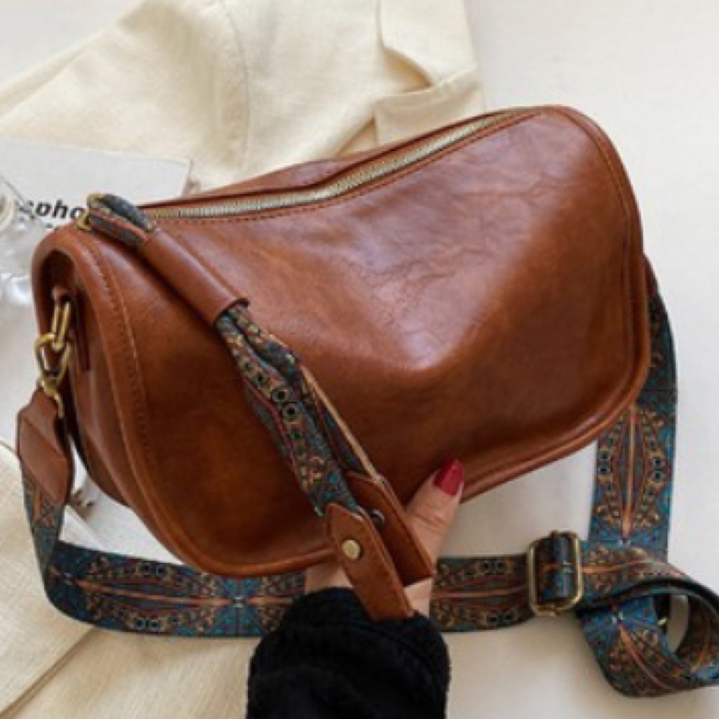 Pattern Strap Zipper Shoulder Bag