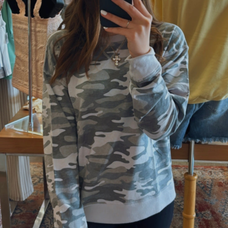 Camo Crewneck Light Weight Sweatshirt