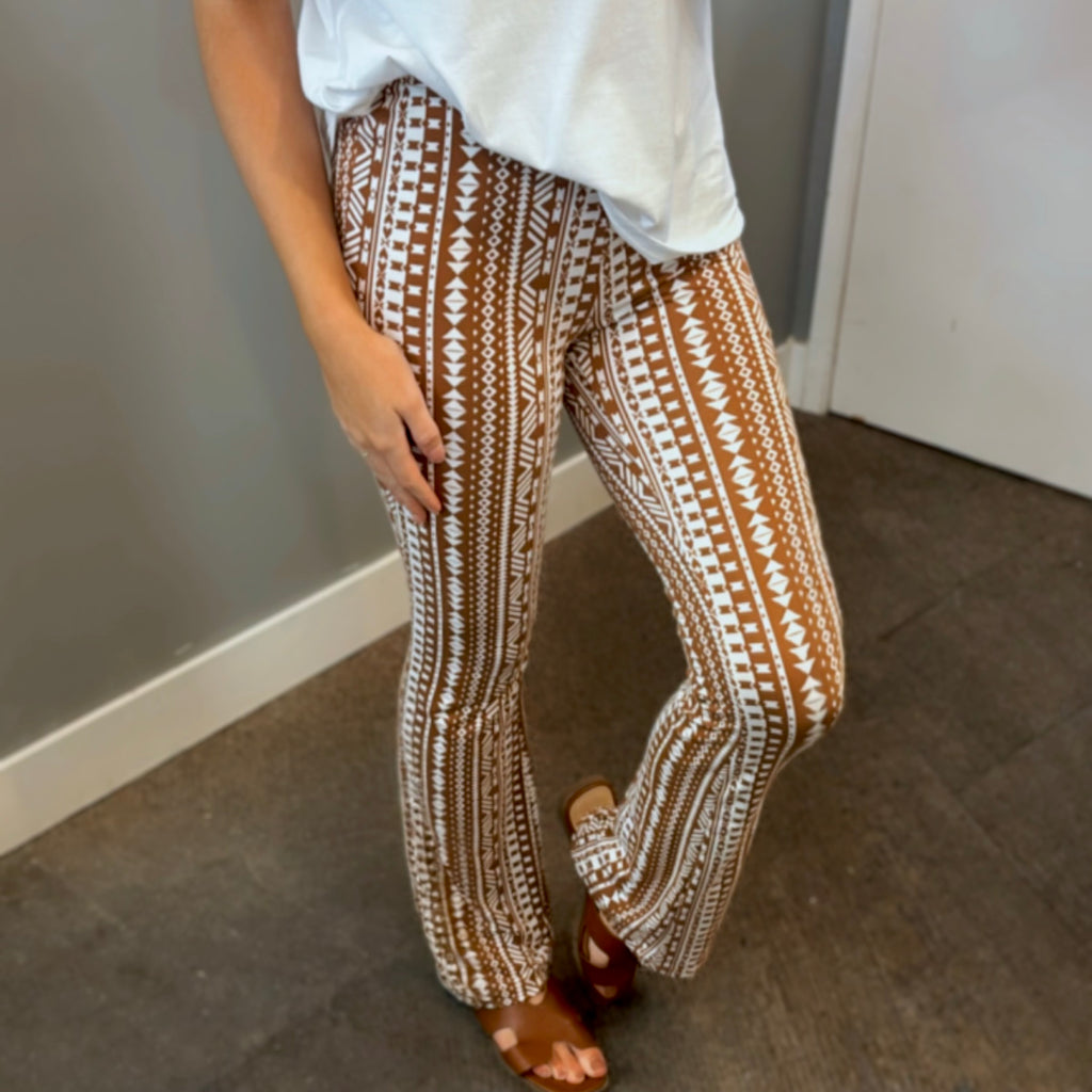 Coasting By Elastic Waisted Printed Flared Bottoms
