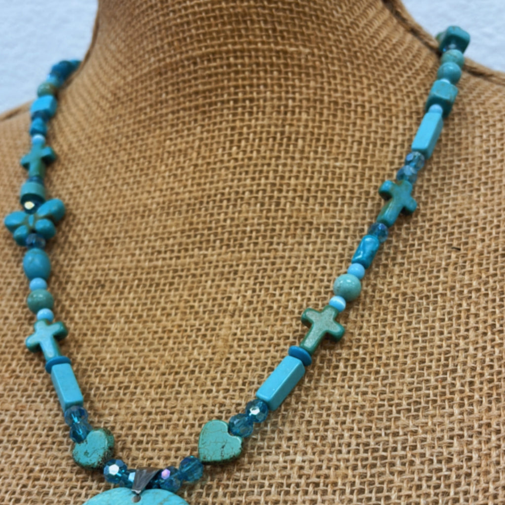Turquoise Handmade heart pendent necklace ￼