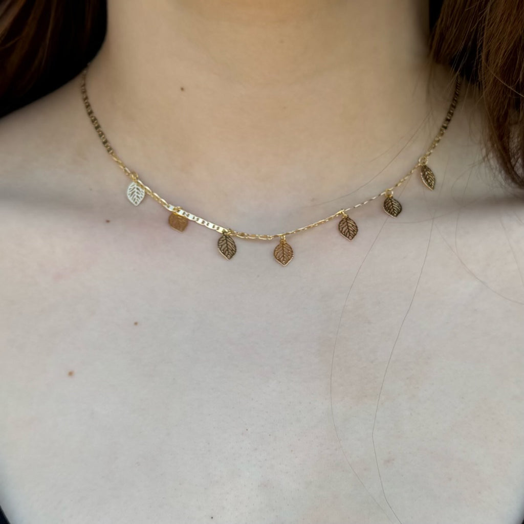 Leaf Detail Necklace Gold