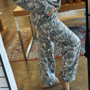 Wink Exclusive Camo Print Mid Rise Pants Olive