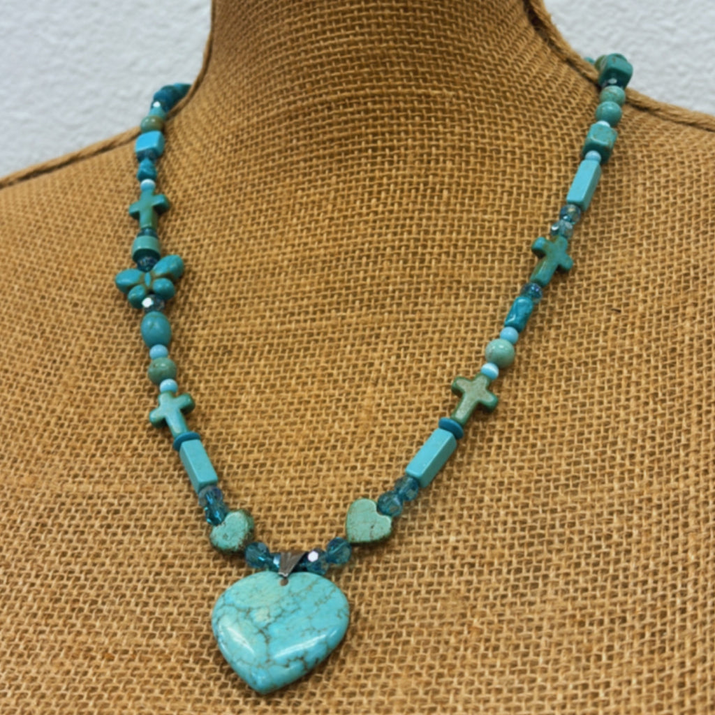 Turquoise Handmade heart pendent necklace ￼