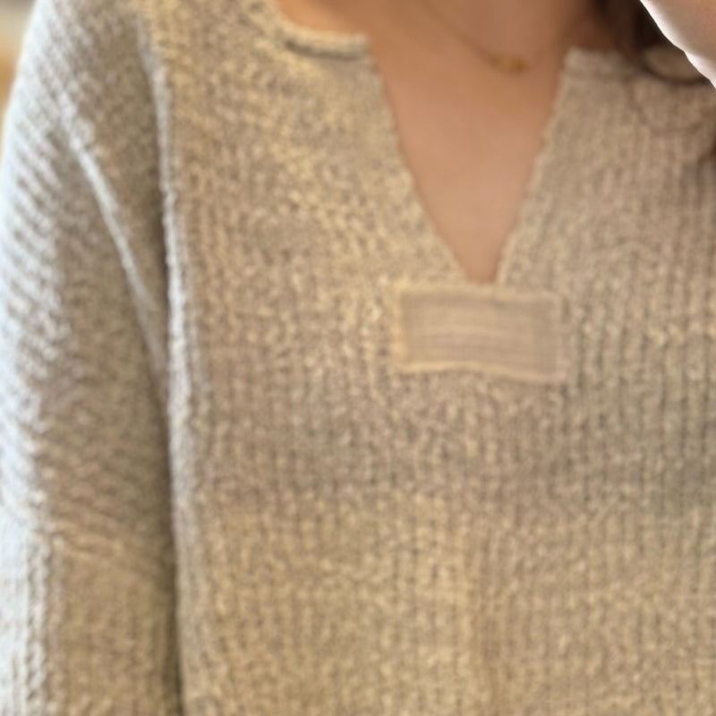 Leonie V-Neck Patch Knit Top