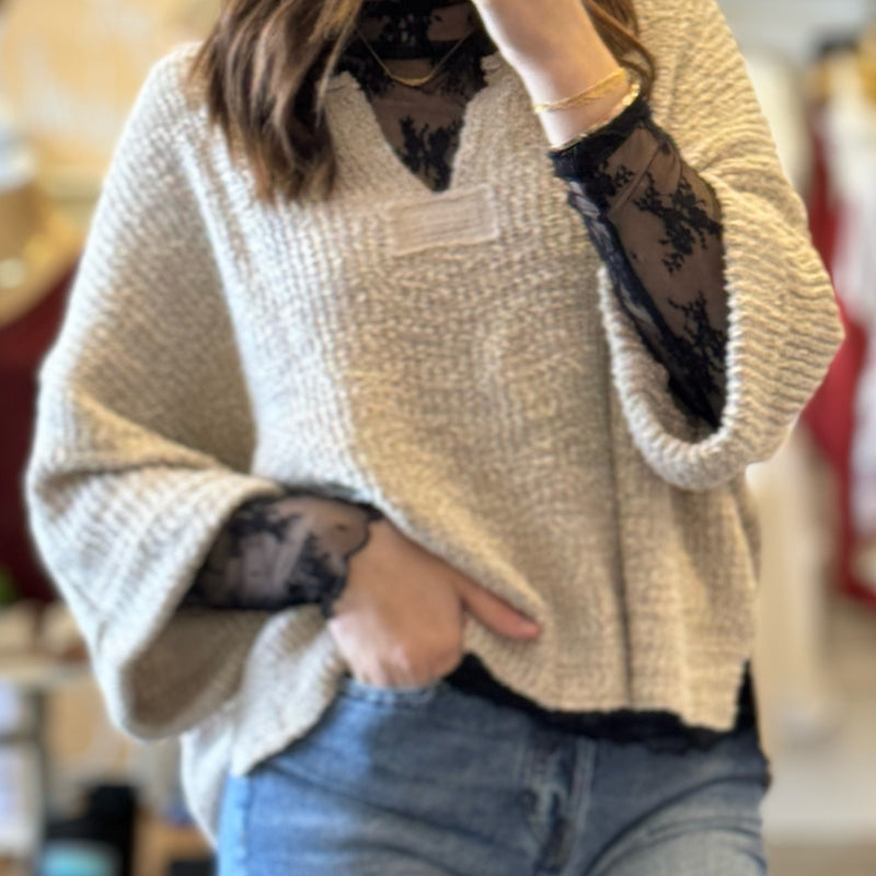 Leonie V-Neck Patch Knit Top